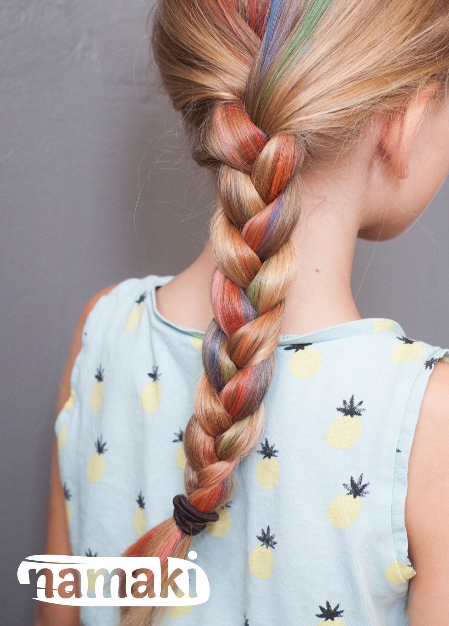 Trenza niña pintada con mascara